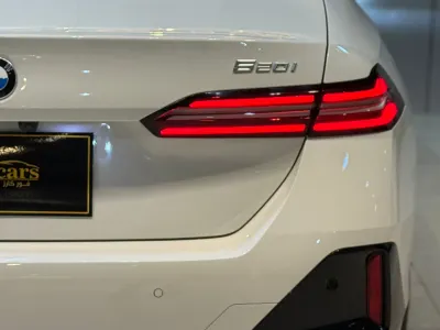 2024 بي ام دبليو الفئة الخامسة 520 أي إم كت