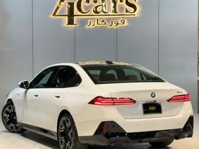 2024 بي ام دبليو الفئة الخامسة 520 أي إم كت