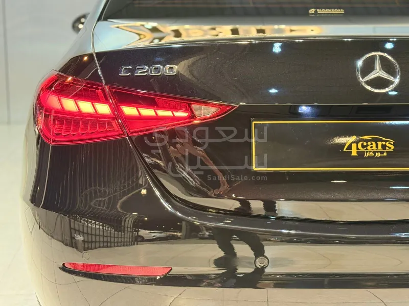 2025 مرسيدس - بنز سي 200