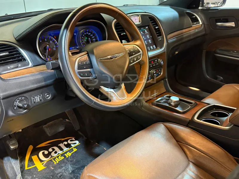 2022 كرايسلر 300 سي اكزكتيف