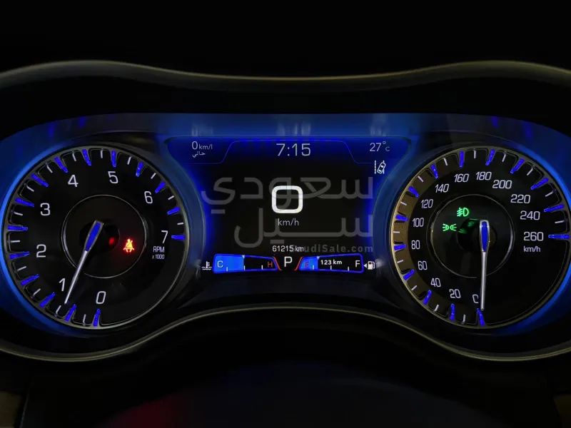 2022 كرايسلر 300 سي اكزكتيف