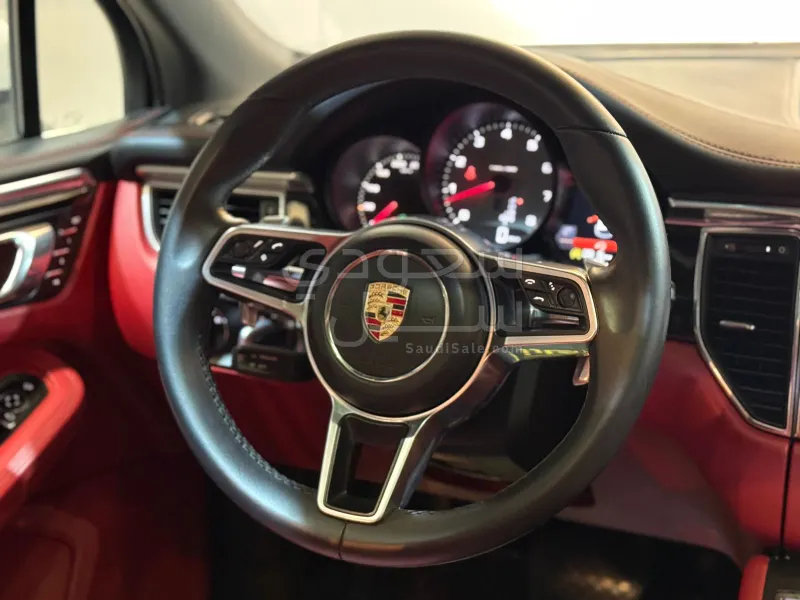 2015 بورش ماكان توربو