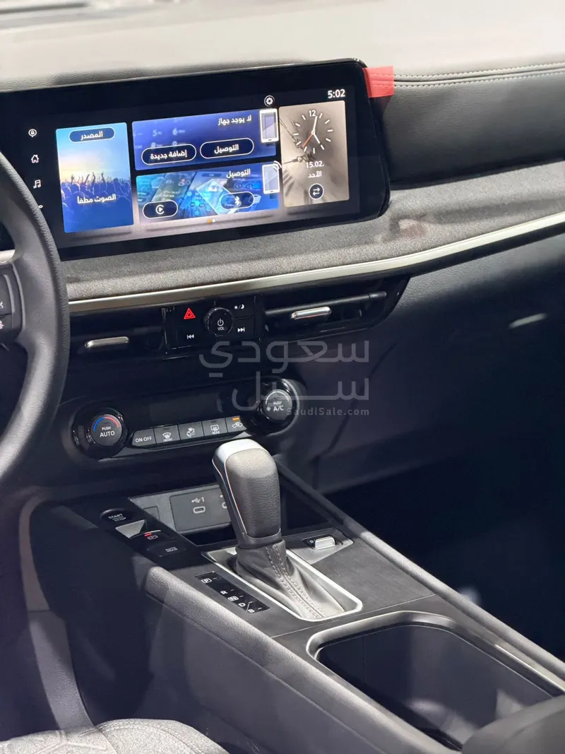 2025 نيسان كيكس اس في