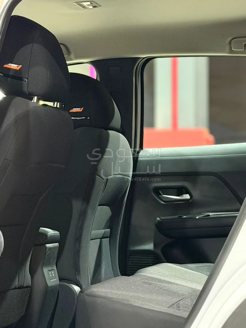 2025 نيسان كيكس اس في