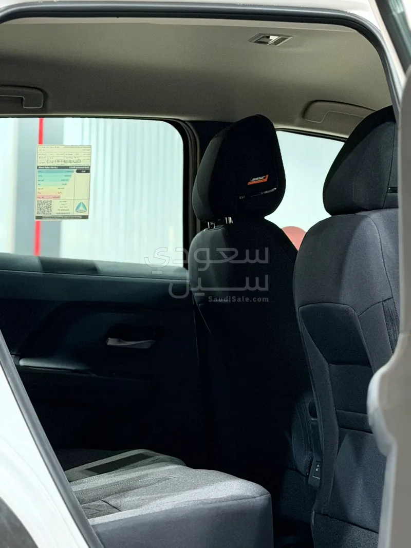 2025 نيسان كيكس اس في