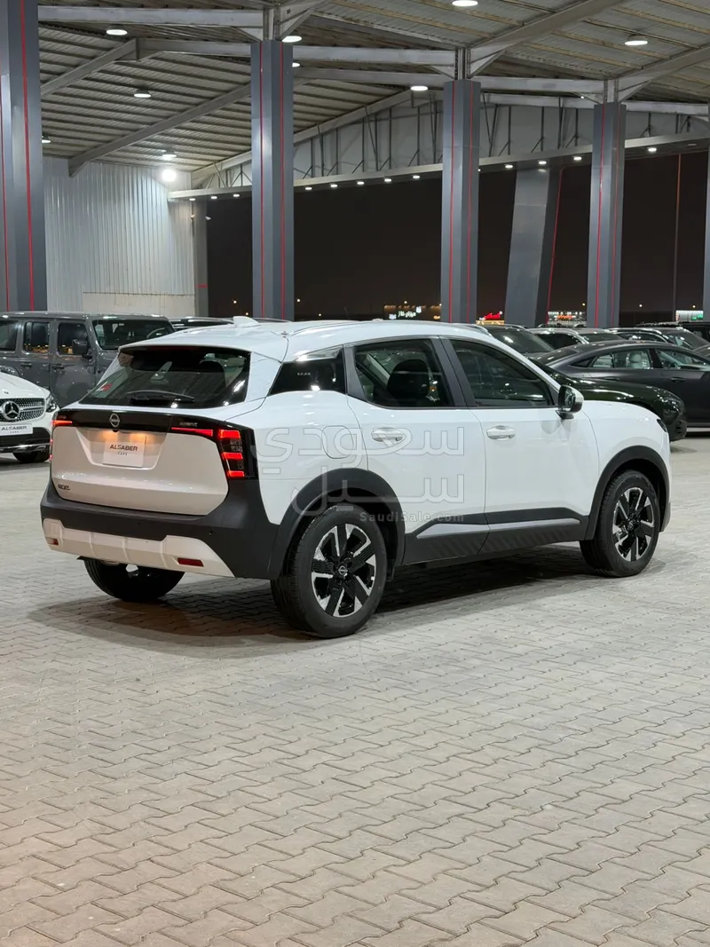 2025 نيسان كيكس اس في