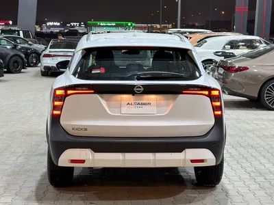 2025 نيسان كيكس اس في