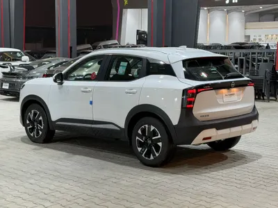 2025 نيسان كيكس اس في