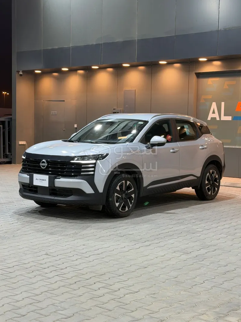 2025 نيسان كيكس اس في