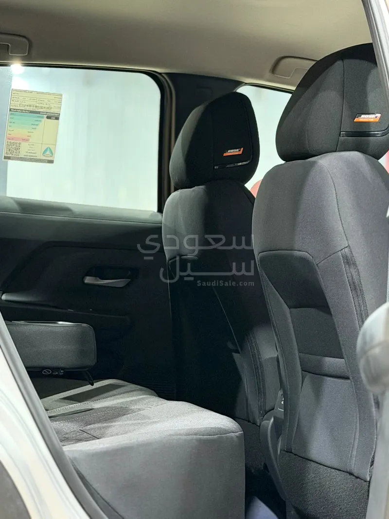 2025 نيسان كيكس اس في