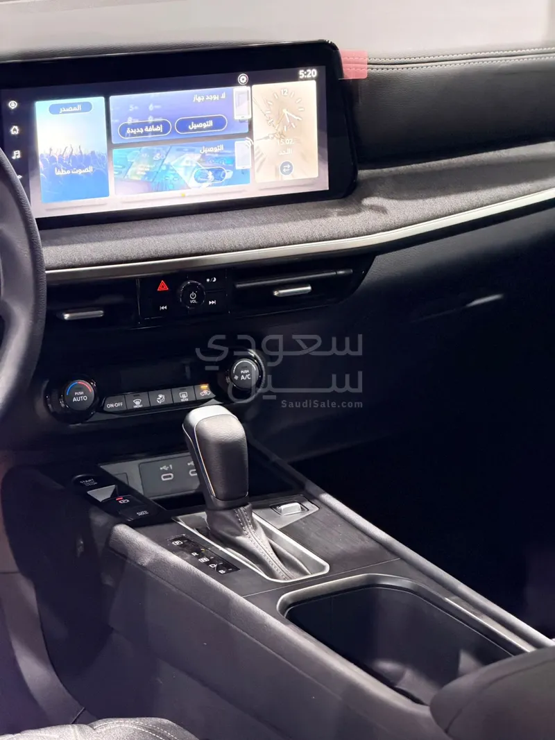 2025 نيسان كيكس اس في