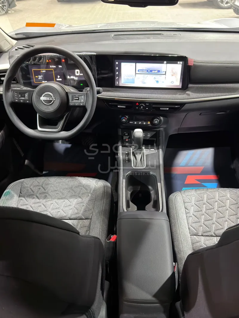 2025 نيسان كيكس اس في