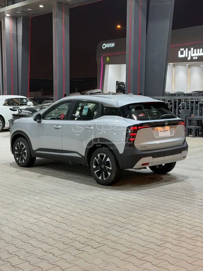 2025 نيسان كيكس اس في