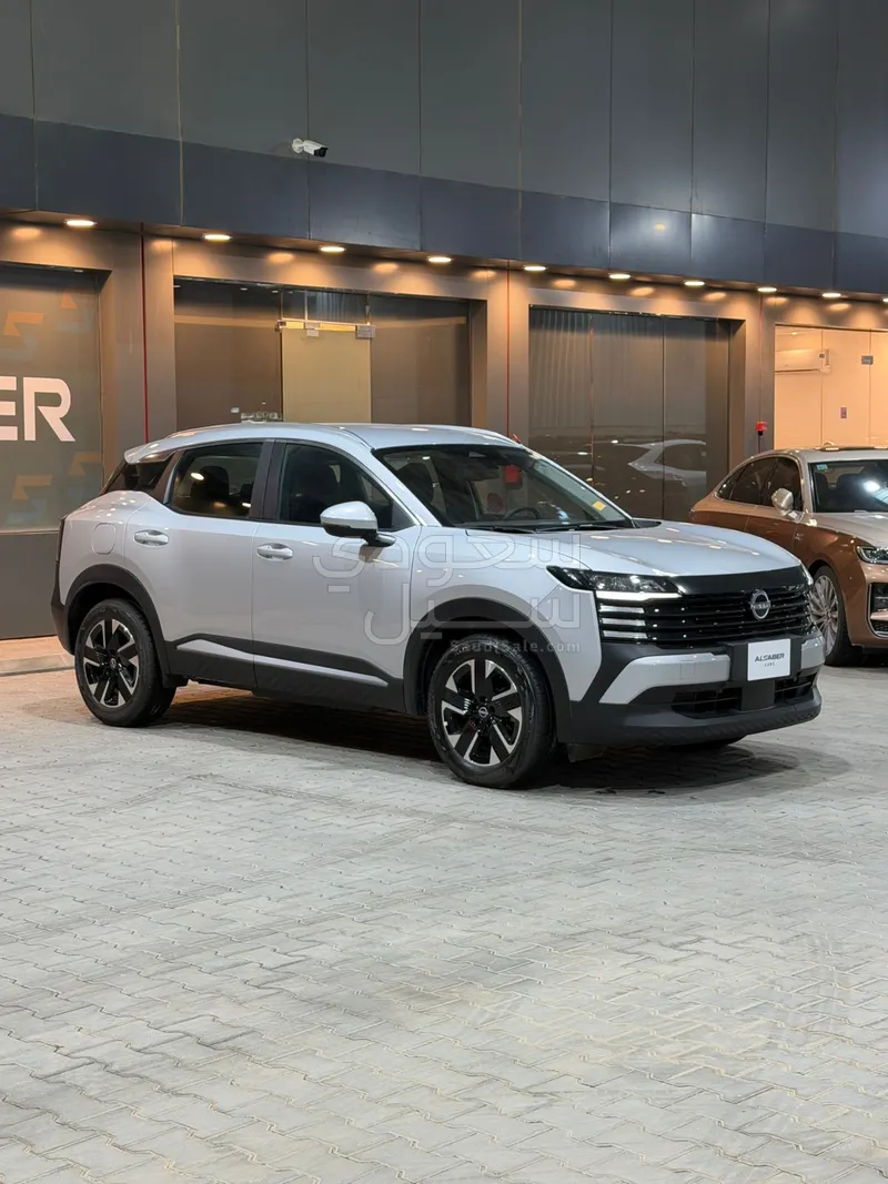 2025 نيسان كيكس اس في