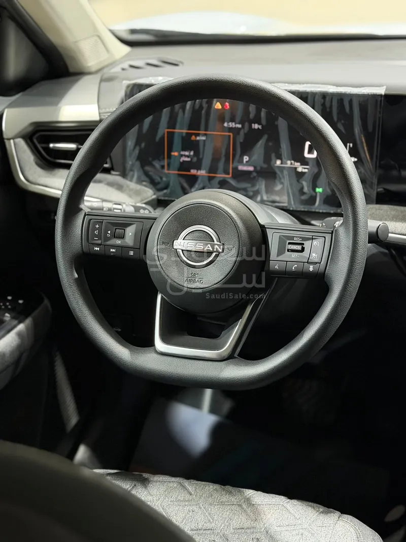 2025 نيسان كيكس اس في