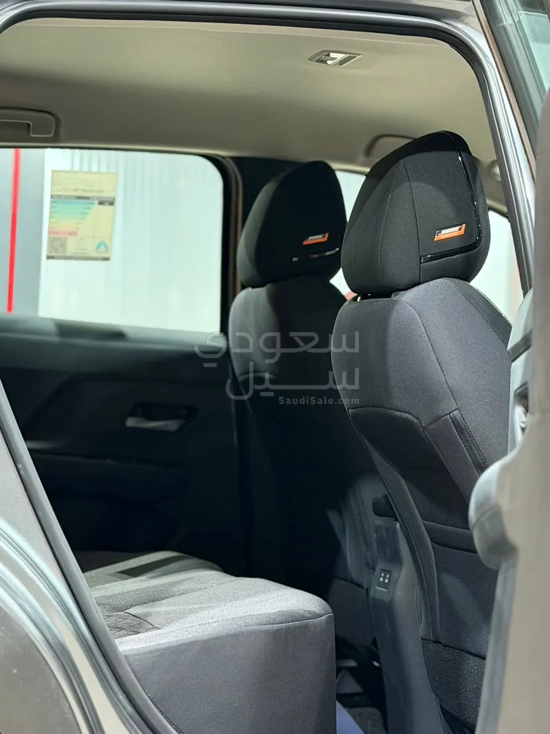 2025 نيسان كيكس اس في