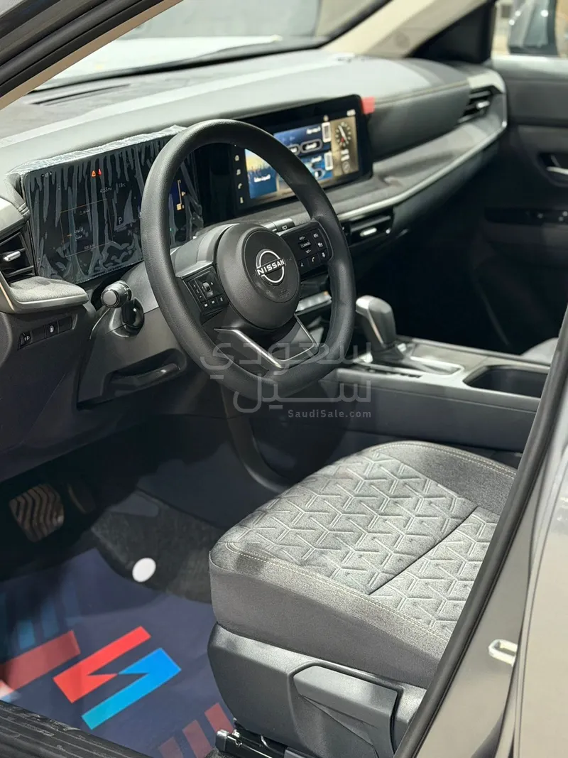 2025 نيسان كيكس اس في