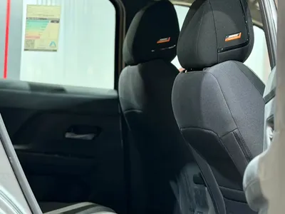 2025 نيسان كيكس اس في