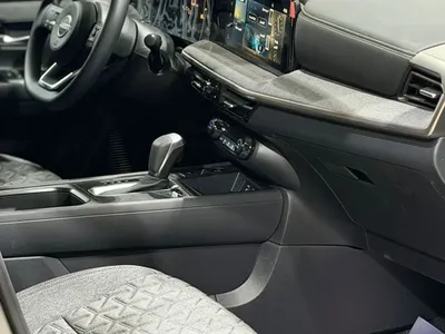 2025 نيسان كيكس اس في