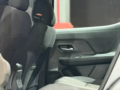 2025 نيسان كيكس اس في