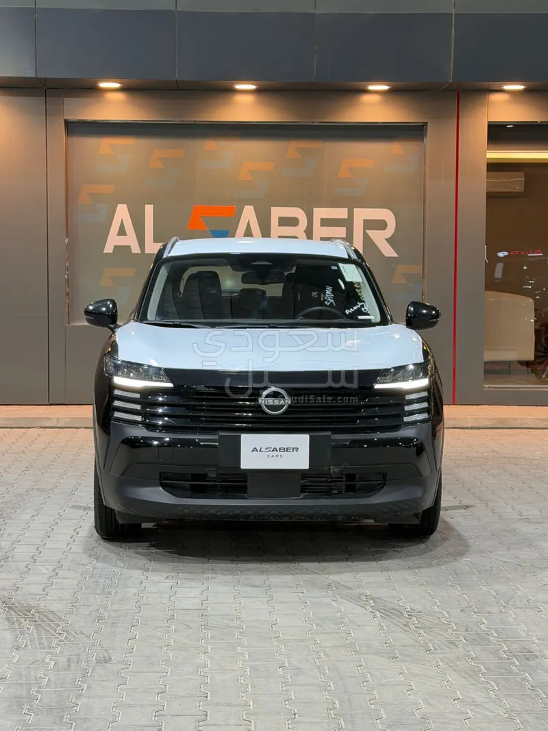 2025 نيسان كيكس اس في