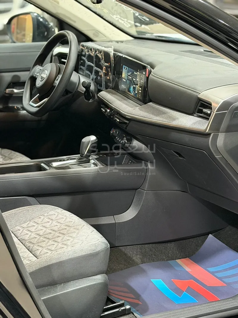 2025 نيسان كيكس اس في