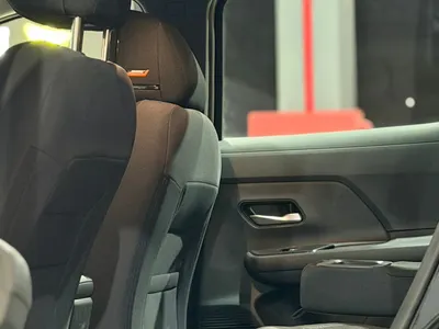 2025 نيسان كيكس اس في