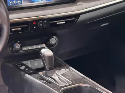 2025 نيسان كيكس اس في