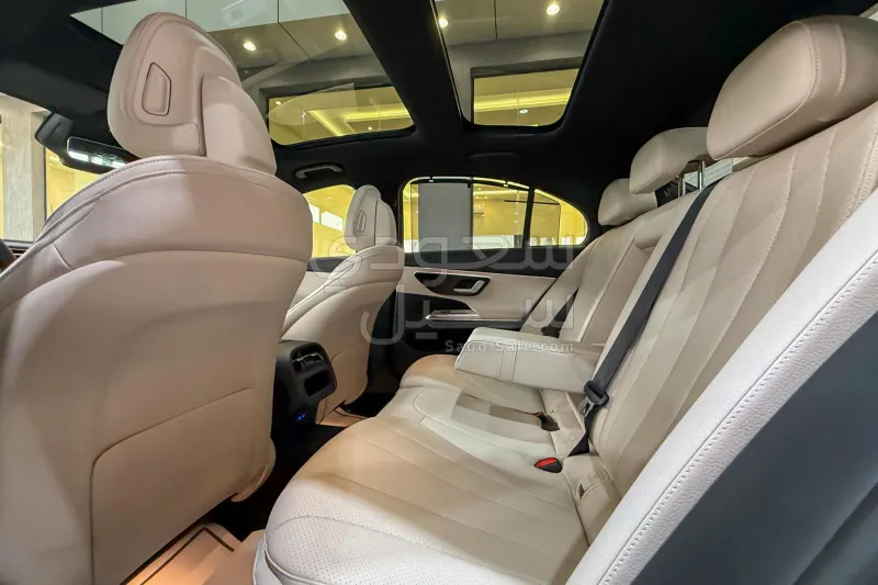 2025 مرسيدس - بنز إي 200