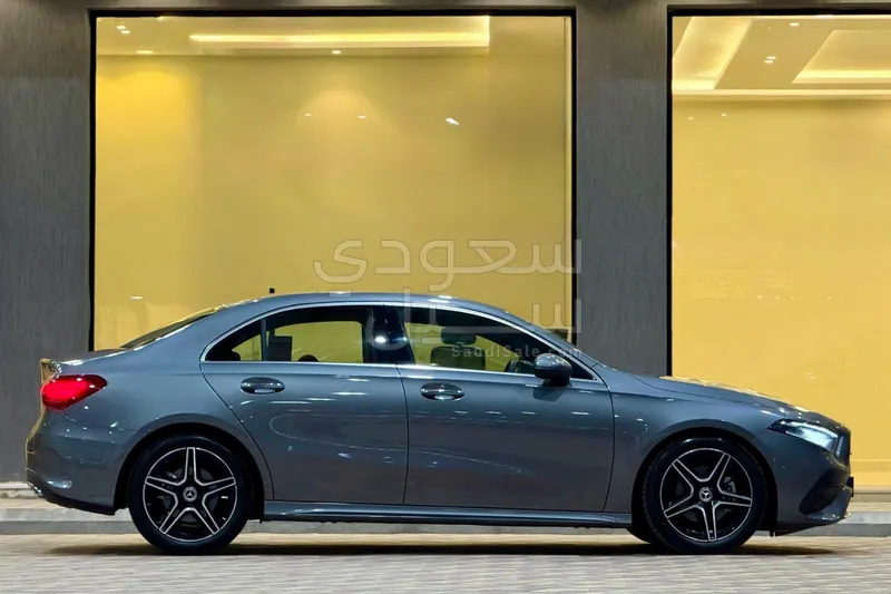 2025 مرسيدس - بنز أي 200