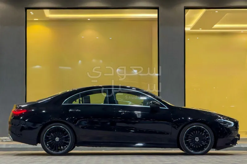 2025 مرسيدس - بنز سي إل أي 200