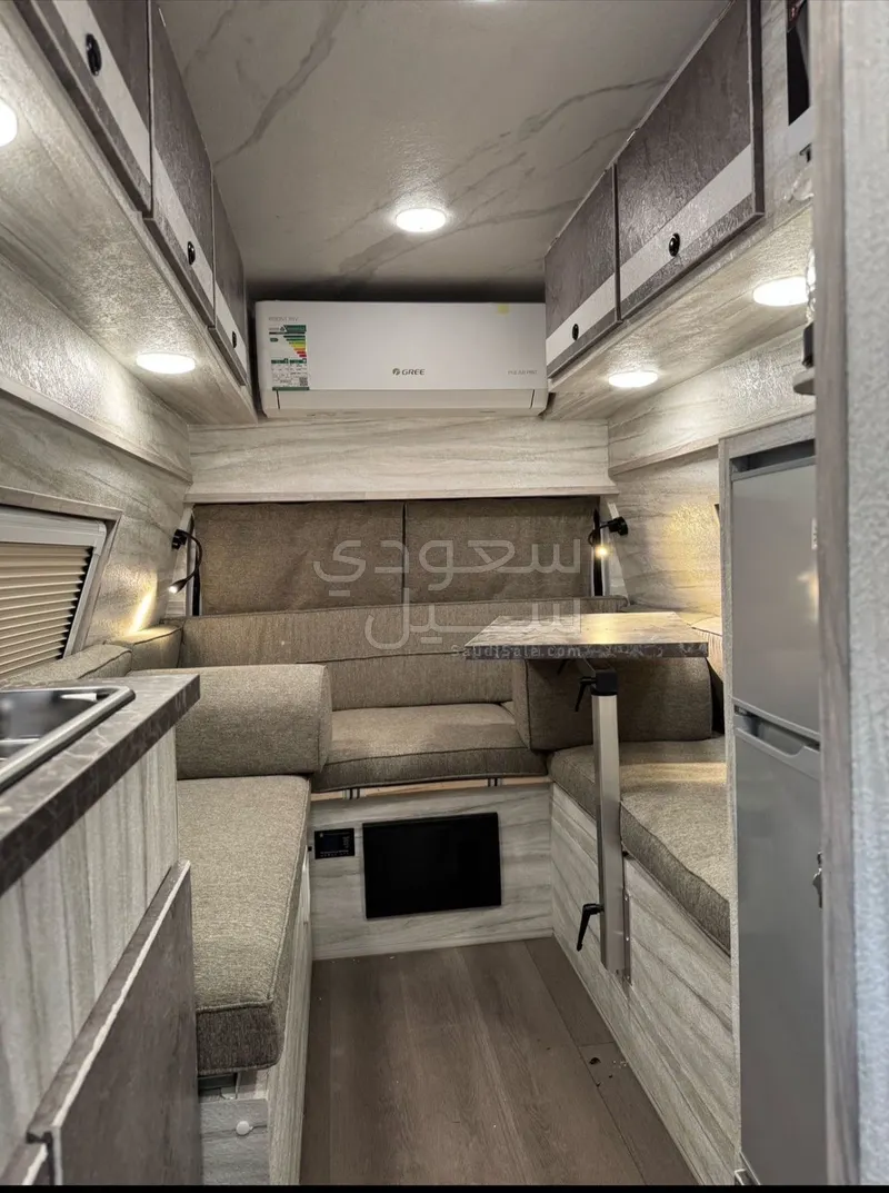 2013 فورد موتر هوم كارافان