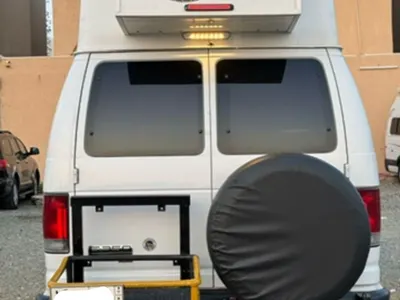 2013 فورد موتر هوم كارافان