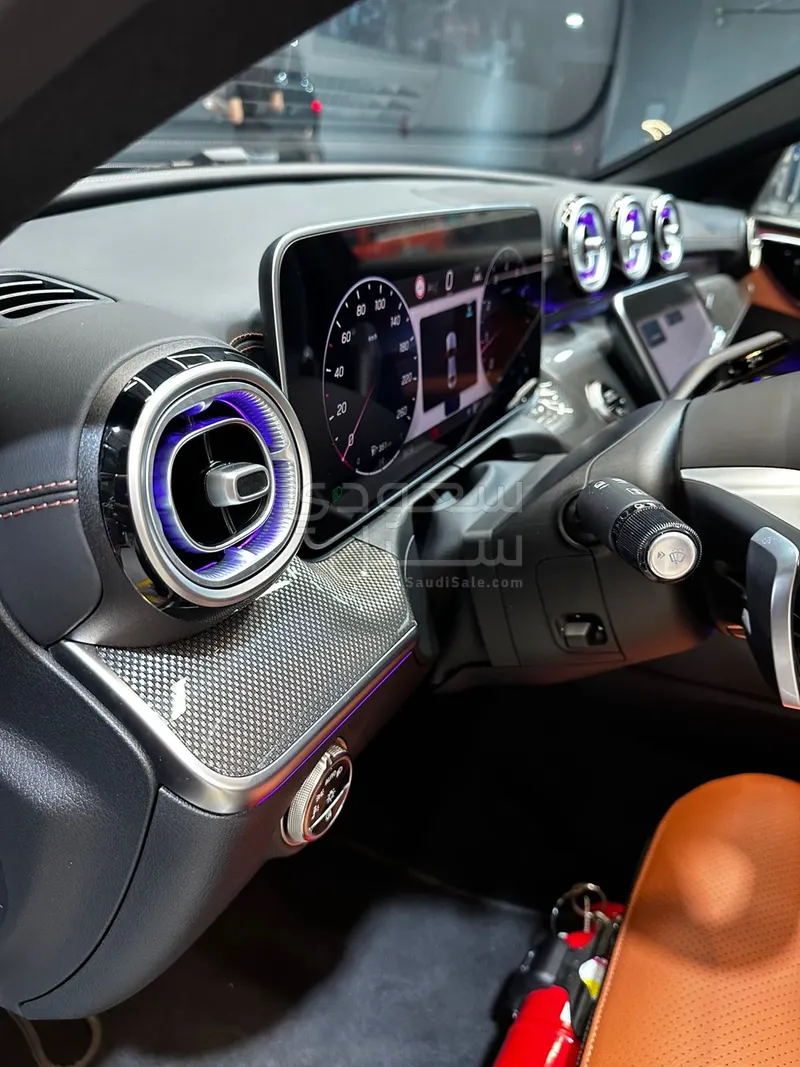 2025 مرسيدس - بنز سي 200