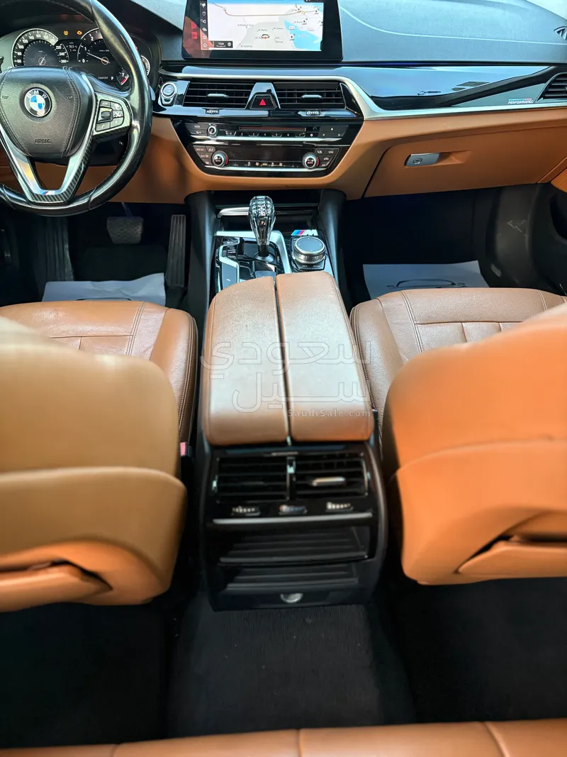 2018 BMW 5 Series 520i