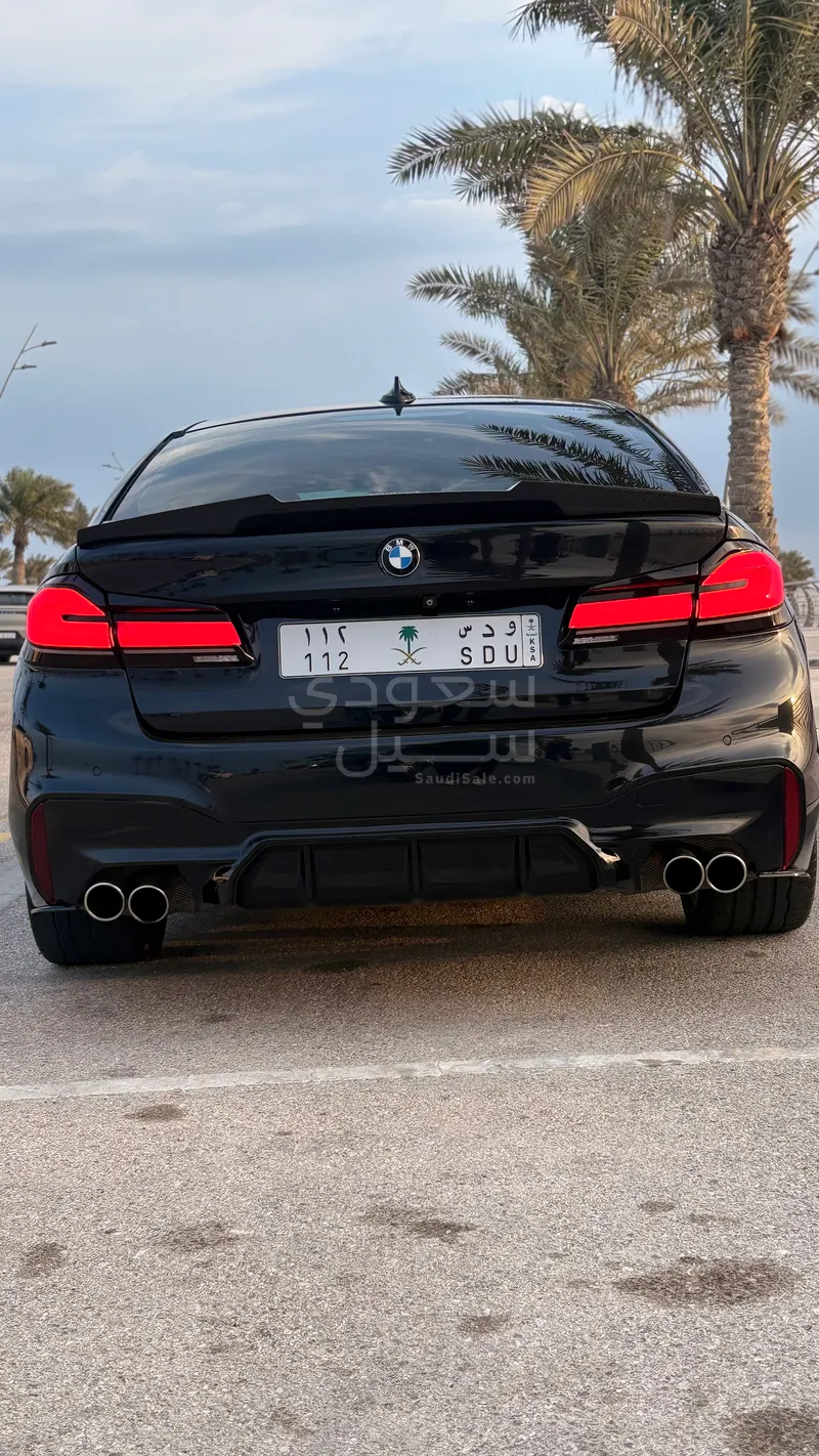 2018 BMW 5 Series 520i