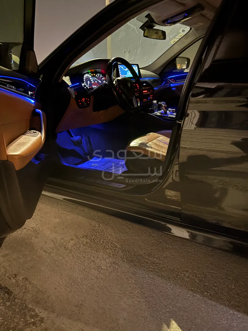 2018 BMW 5 Series 520i