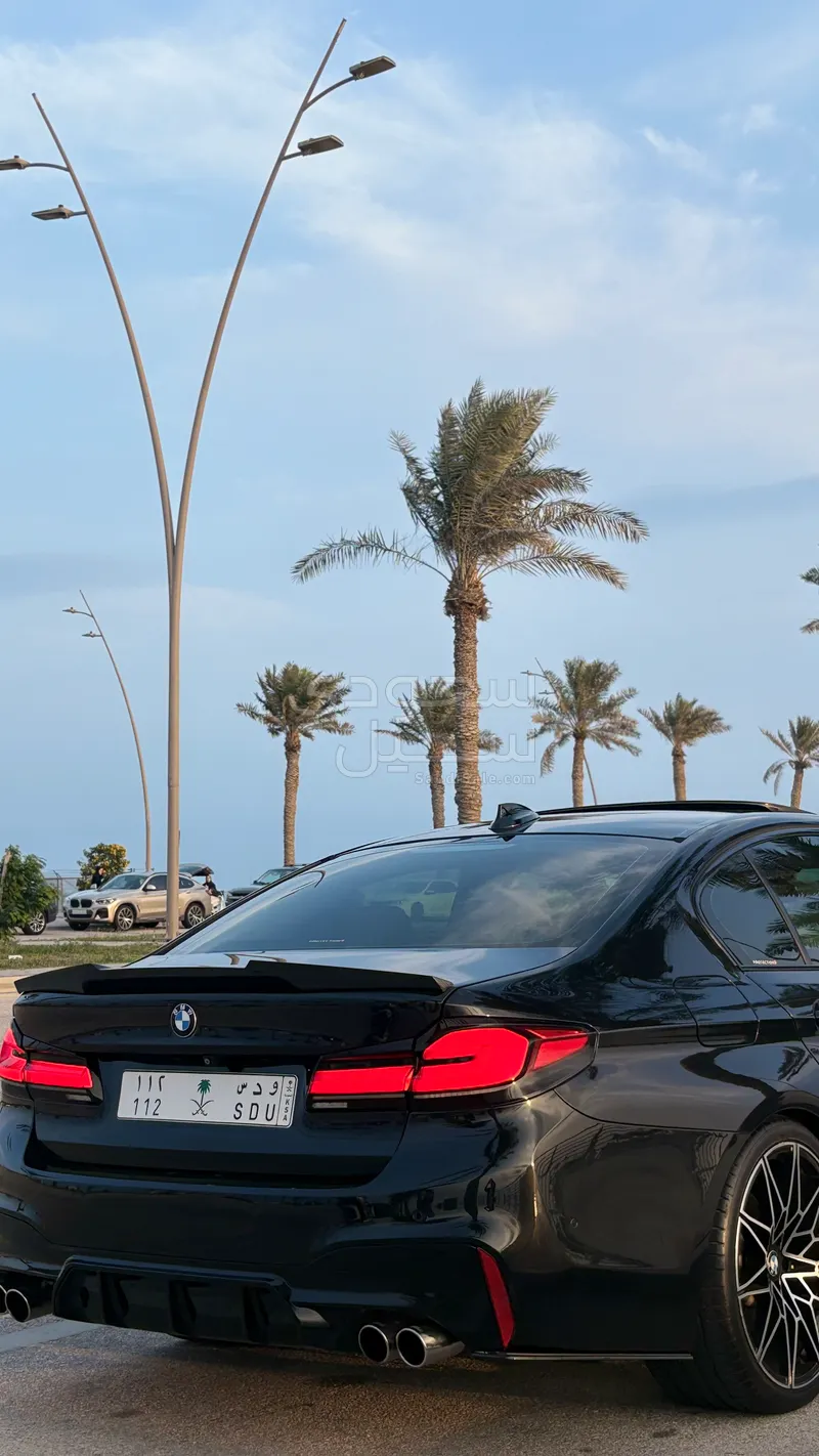 2018 BMW 5 Series 520i