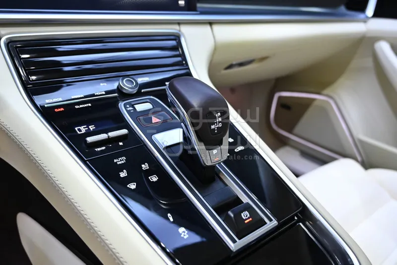 2022 بورش بانميرا 4 بلاتينيوم اديشن