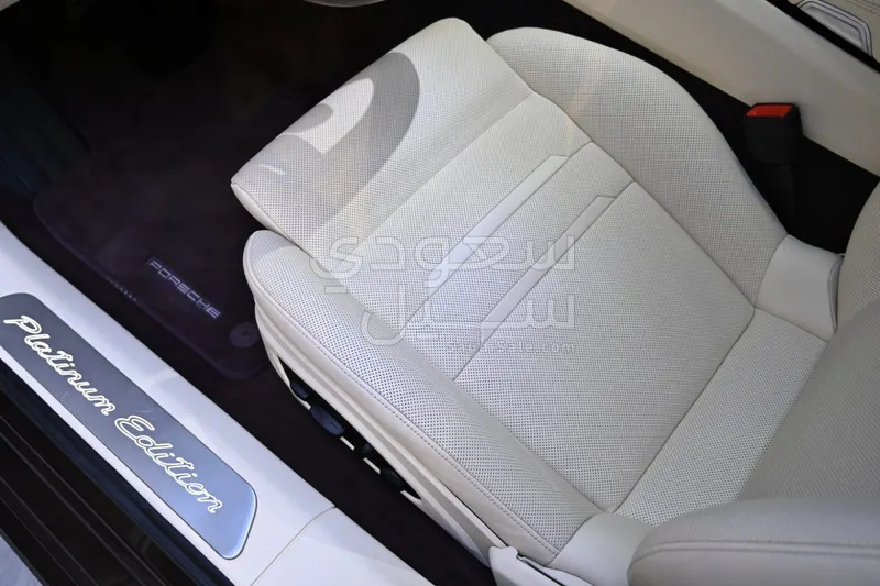 2022 بورش بانميرا 4 بلاتينيوم اديشن