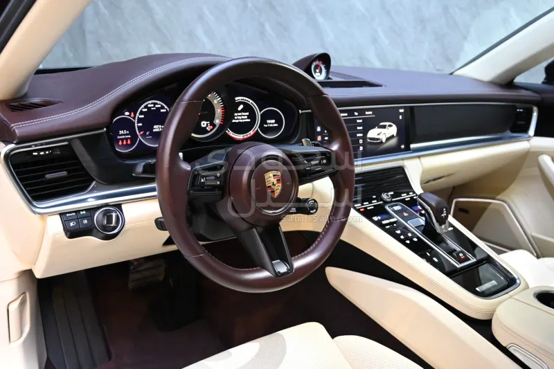 2022 بورش بانميرا 4 بلاتينيوم اديشن