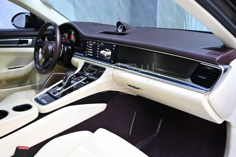 2022 بورش بانميرا 4 بلاتينيوم اديشن