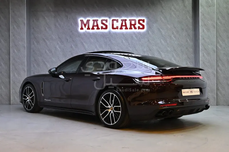 2022 بورش بانميرا 4 بلاتينيوم اديشن