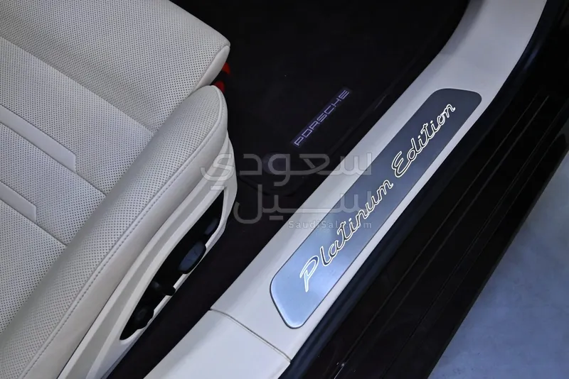 2022 بورش بانميرا 4 بلاتينيوم اديشن