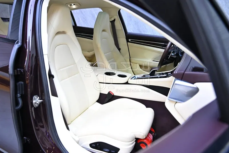 2022 بورش بانميرا 4 بلاتينيوم اديشن