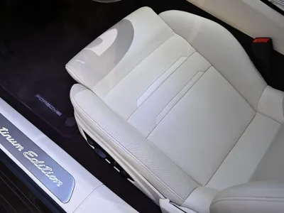 2022 بورش بانميرا 4 بلاتينيوم اديشن