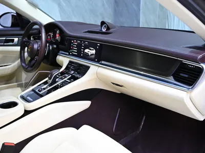 2022 بورش بانميرا 4 بلاتينيوم اديشن