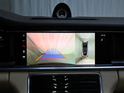 2022 بورش بانميرا 4 بلاتينيوم اديشن