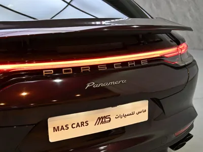 2022 بورش بانميرا 4 بلاتينيوم اديشن