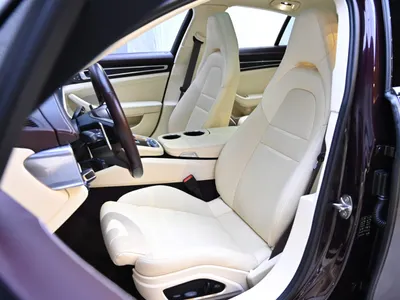 2022 بورش بانميرا 4 بلاتينيوم اديشن